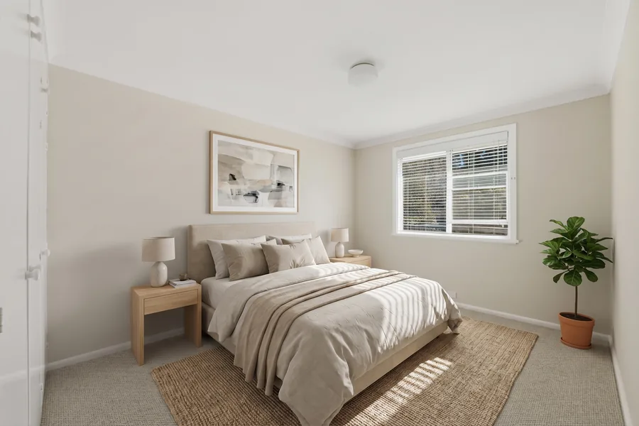 Bedroom, natural light